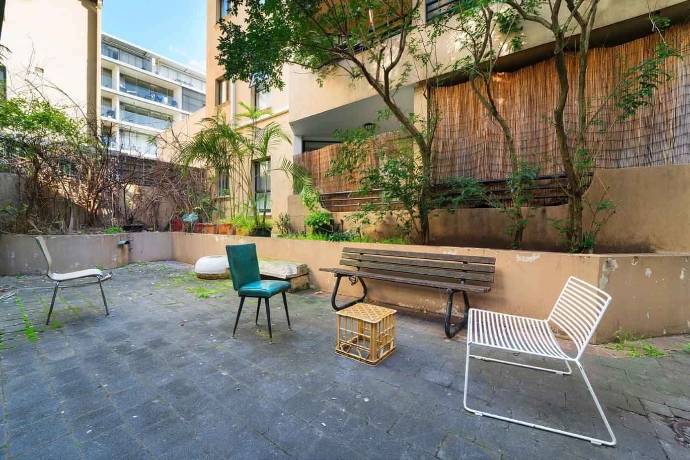 Room in a 17 Bedroom Apartment, 191 Darlinghurst Road, Darlinghurst, Sydney - 2