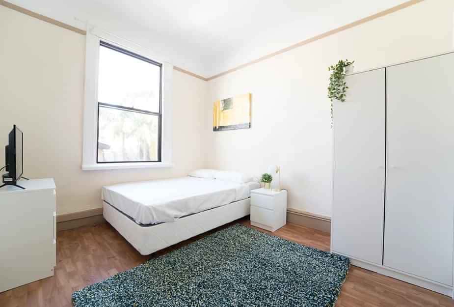 Room in a 5 Bedroom Apartment, 107 Fitzroy, Surry Hills, Sydney - 1