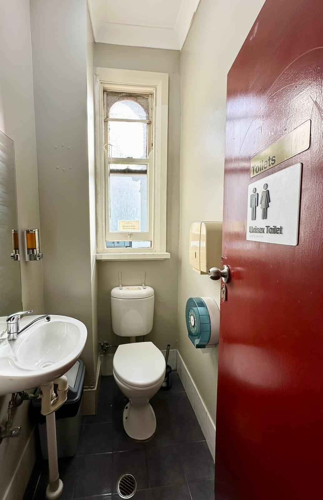 Room in a 16 Bedroom Apartment, 701 George St, Haymarket, NSW Australia 2000 - 4