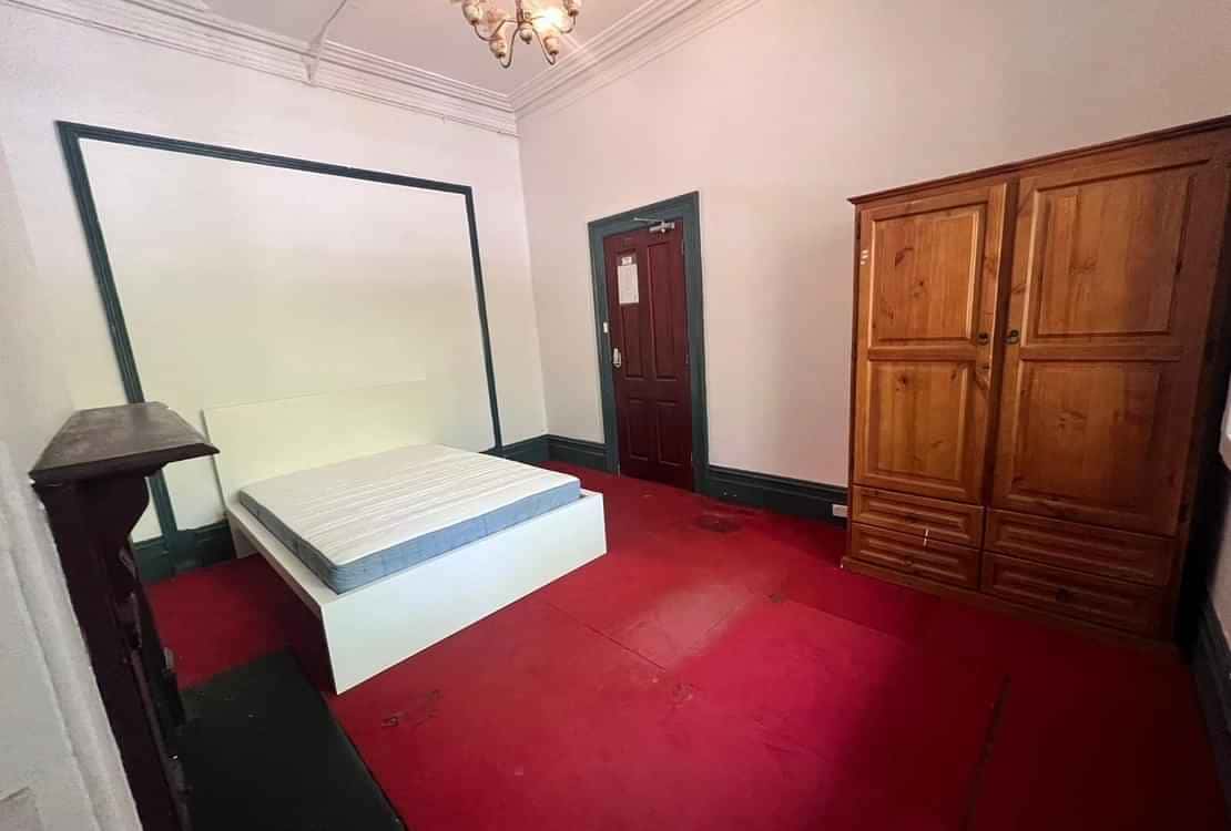 Room in a 8 Bedroom Apartment, 259 Cleveland, Redfern, Sydney - 1