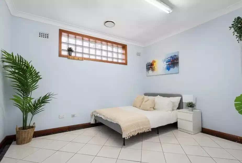 Room in a 5 Bedroom Apartment, 2/191 Enmore Road, Enmore, Sydney 2042 - 1