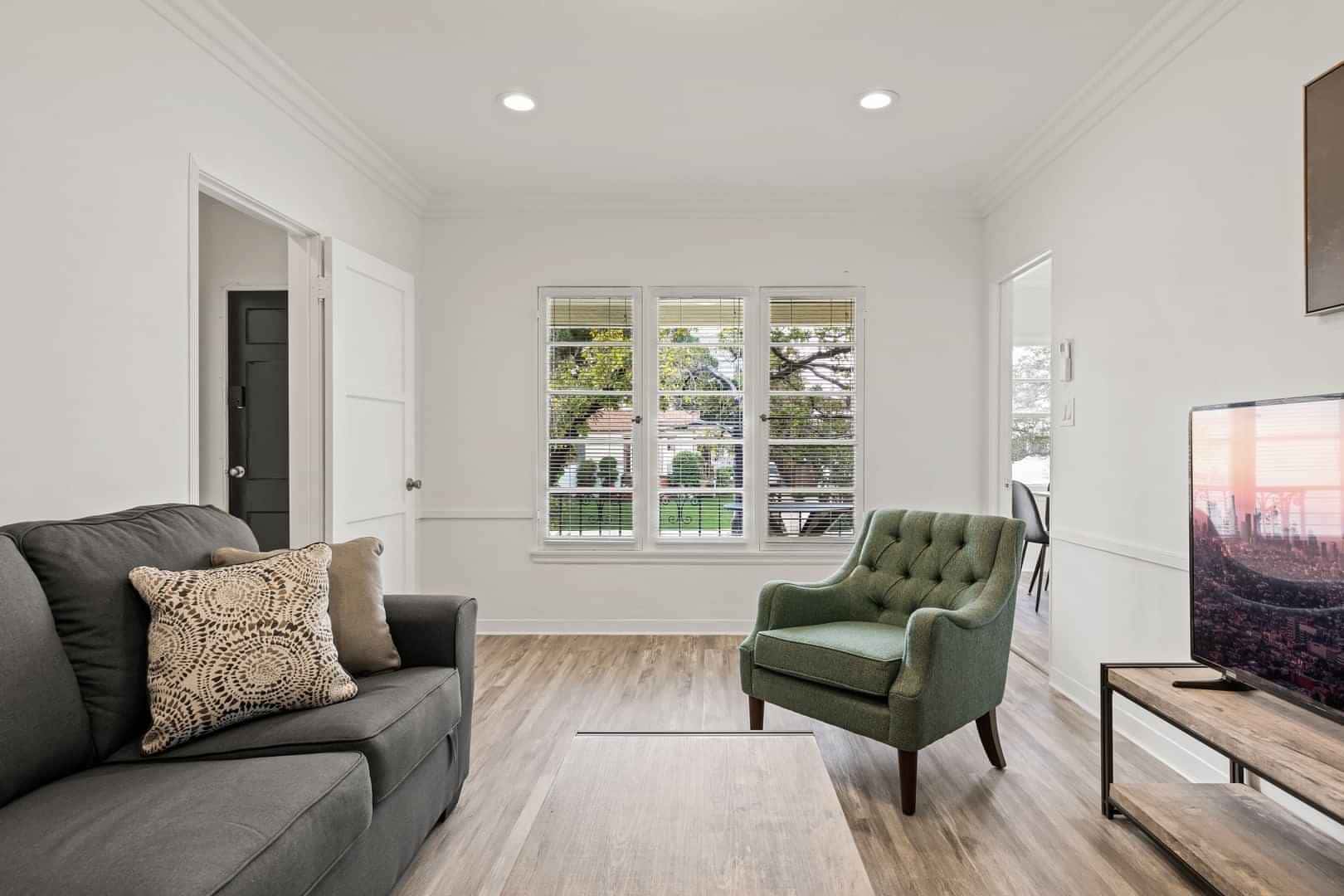 1740 S Kelton Ave, Los Angeles - 3