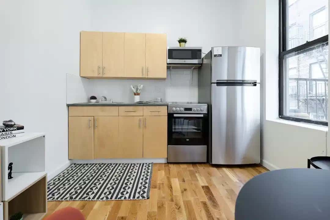 W 42nd St, New York - 4