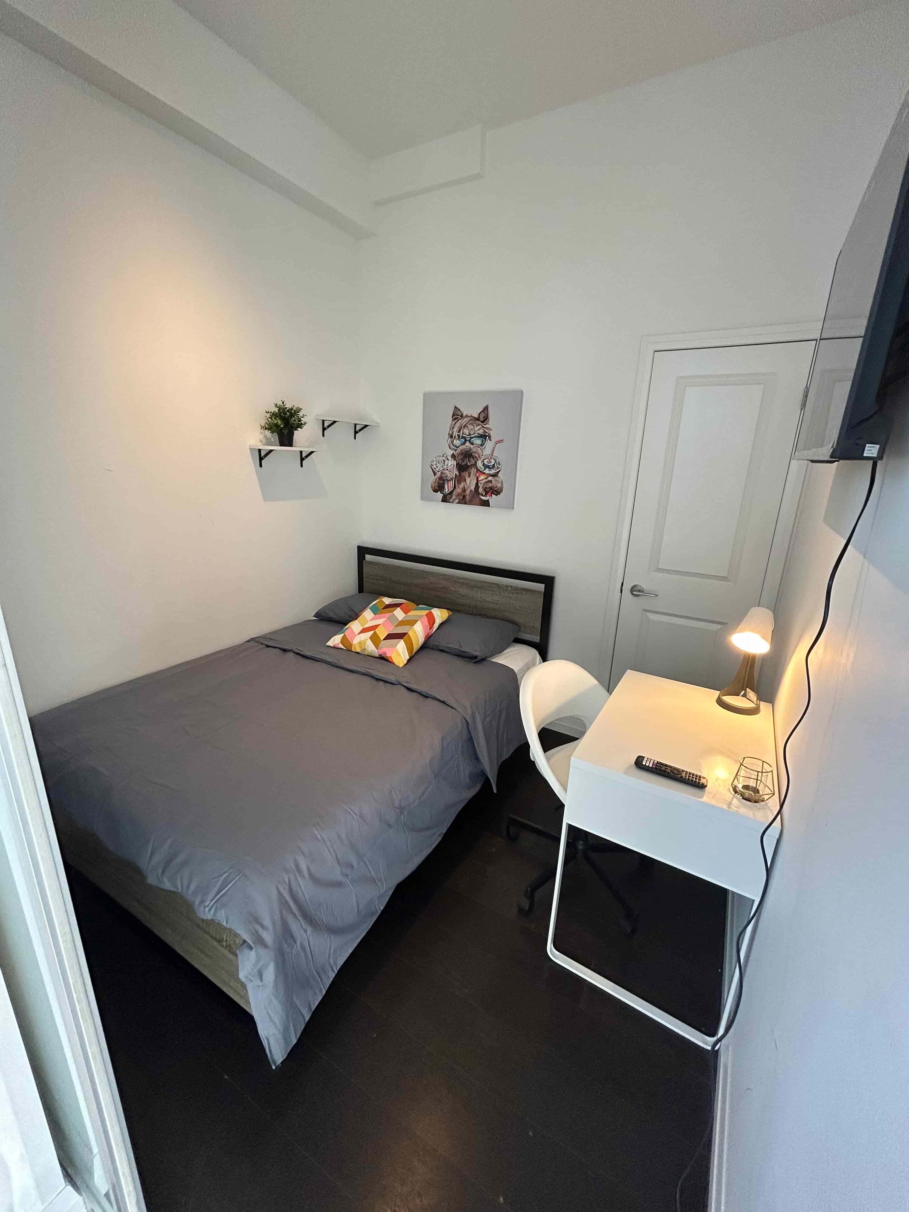 Liwinco M5V 0C4, Toronto - 1