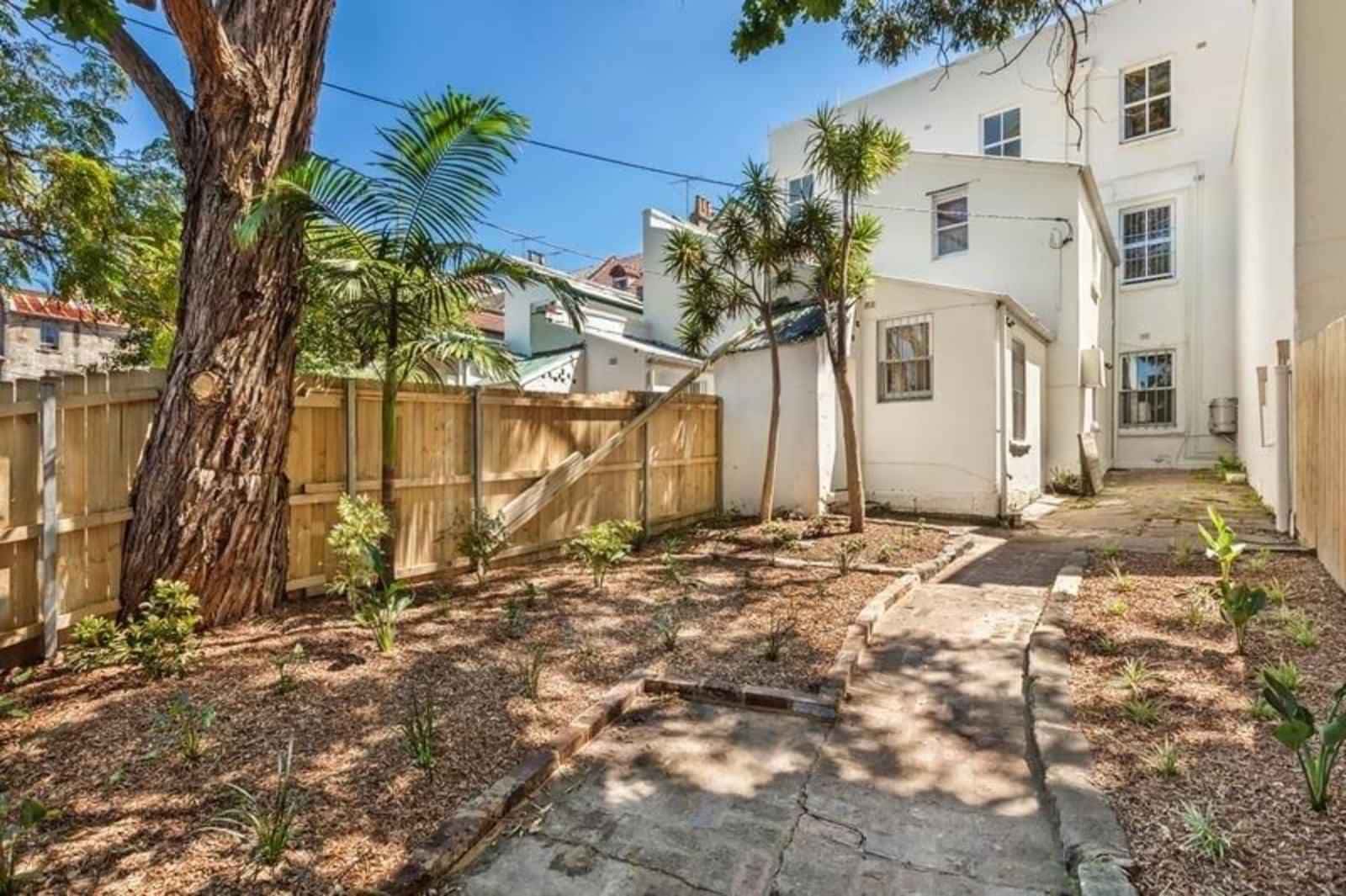 Room in a 11 Bedroom Apartment, 72 City Road, Chippendale, Sydney - 2