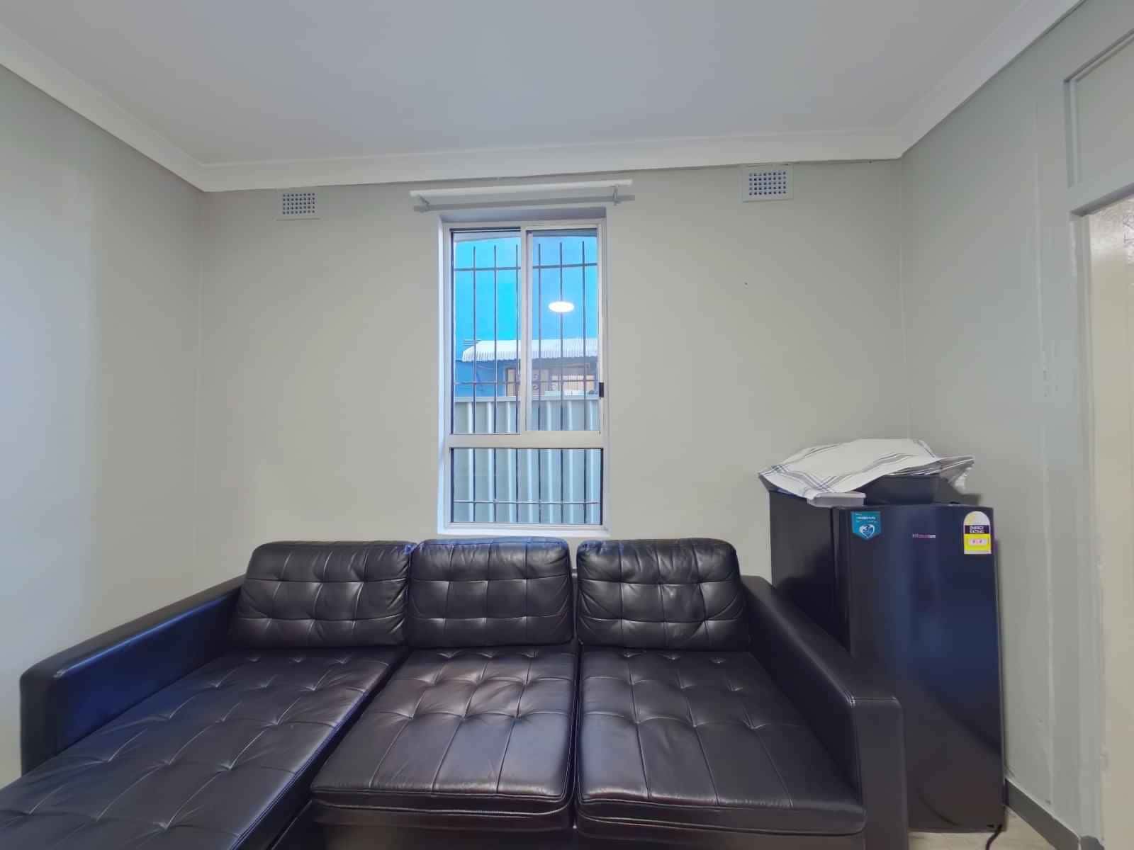 Room in a 8 Bedroom Apartment, 251 Cleveland, Redfern, Sydney - 2