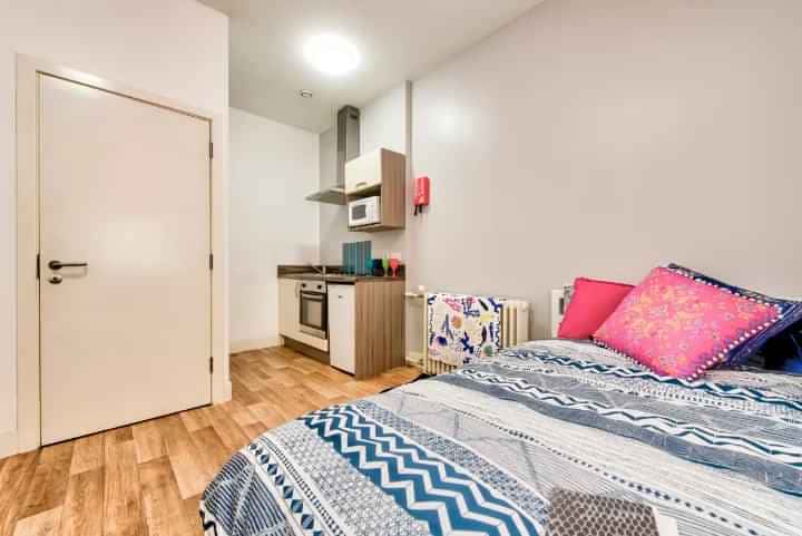 St. Andrews Court, Glasgow - 1