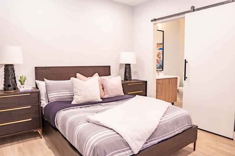 8th And High, Columbus - 1