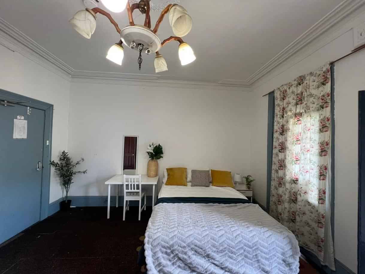 Room in a 8 Bedroom Apartment, 261 Cleveland Street, Redfern, Sydney - 1