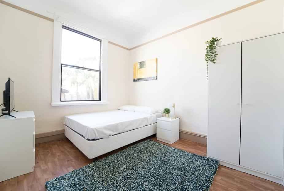 Room in a 5 Bedroom Apartment, 107 Fitzroy, Surry Hills, Sydney - 1