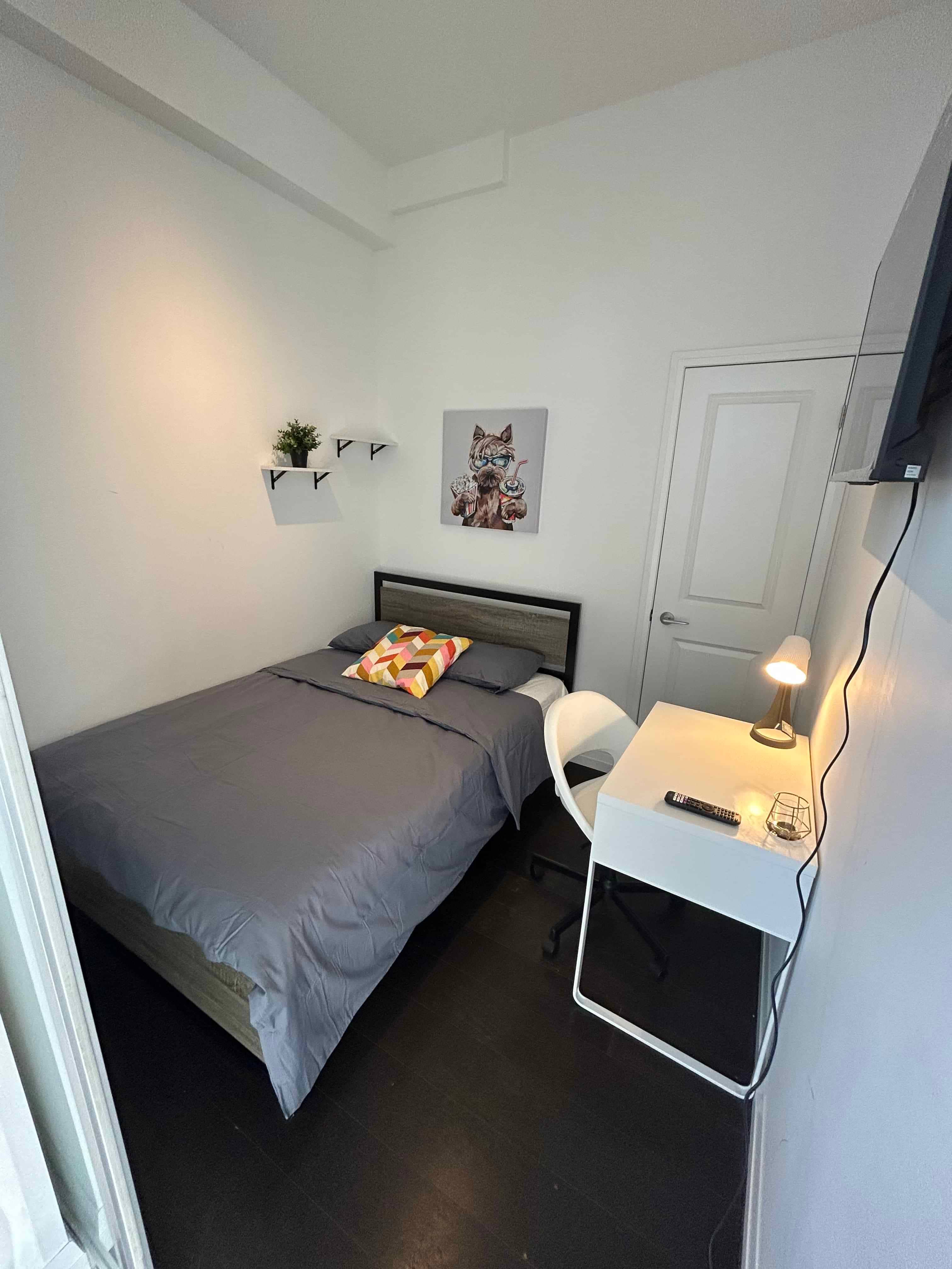 Liwinco M5V 0C4, Toronto - 1