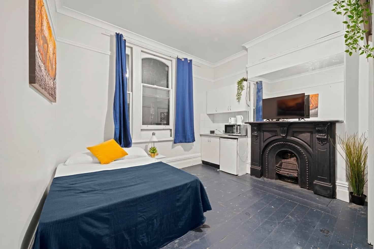 Room in a 10 Bedroom Apartment, 116 Flinders, Darlinghurst, Sydney - 1