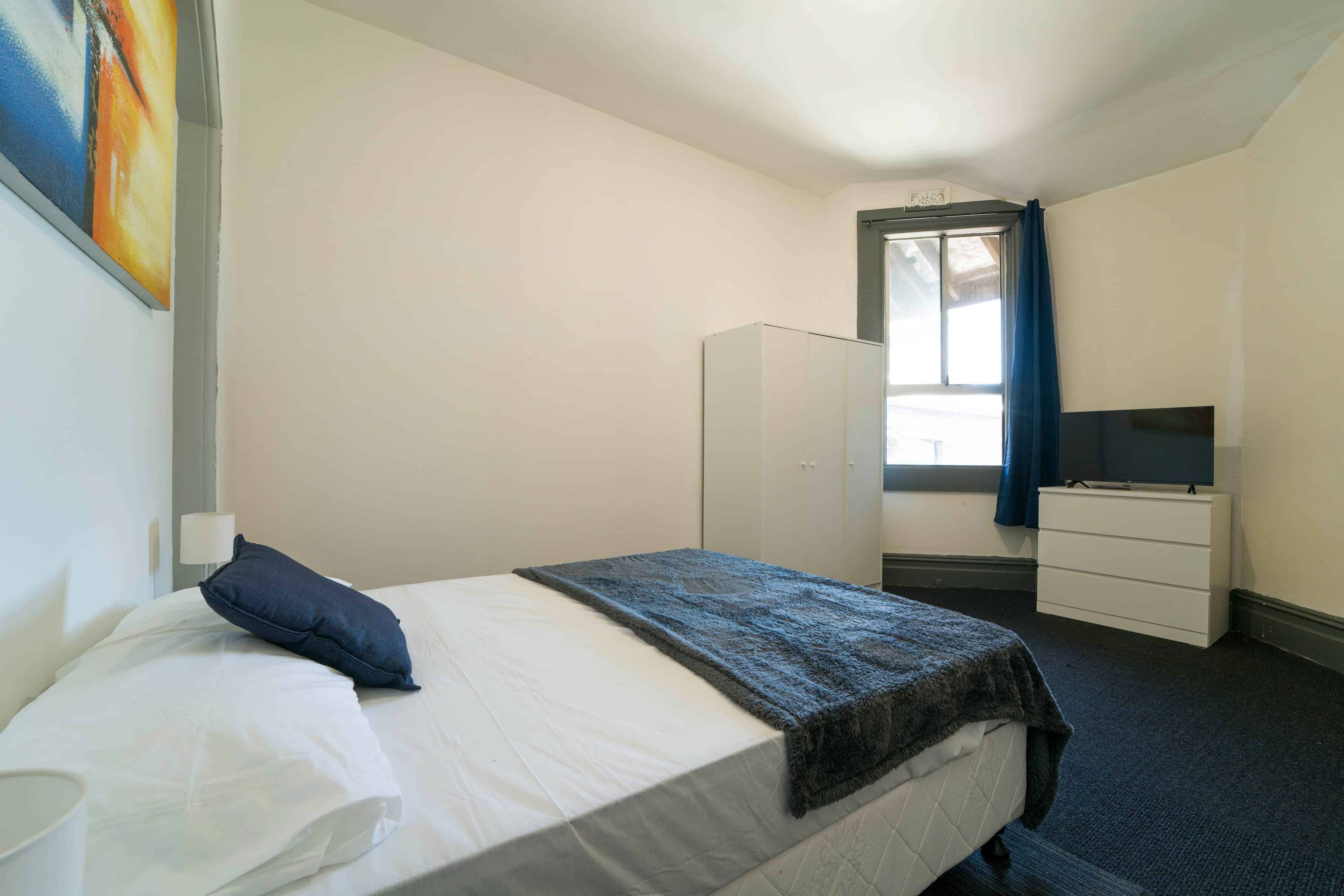 Room in a 8 Bedroom Apartment, 251 Cleveland, Redfern, Sydney - 1