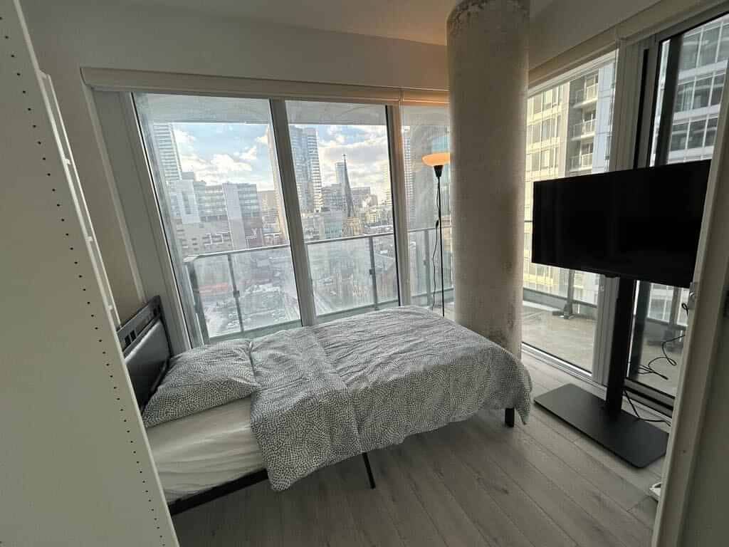 Liwinco Shuter St, Toronto  - 1