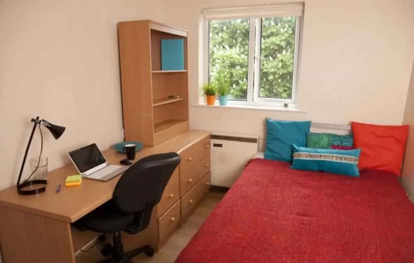 Weston Court, Manchester - View 5