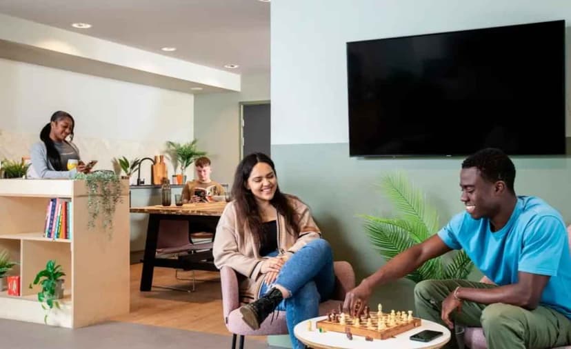 On Campus Piccadilly Court, London - View 2