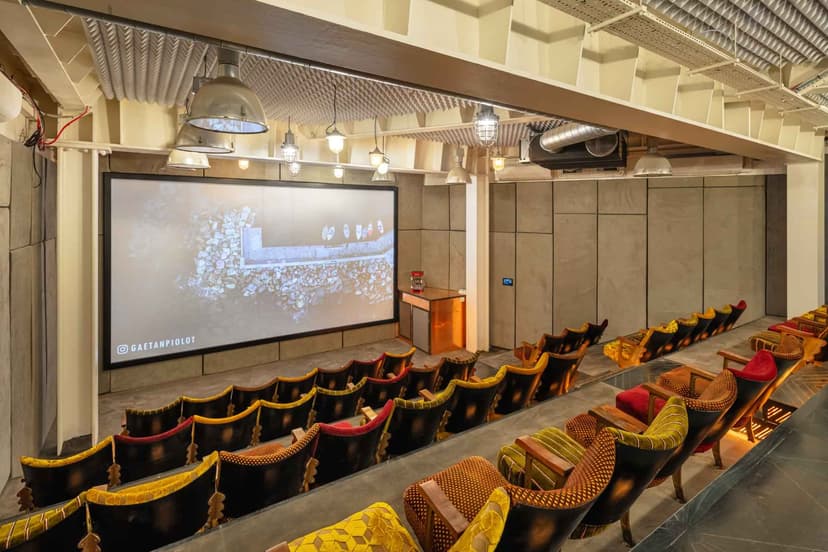 On Campus The Stay Club, London - View 2