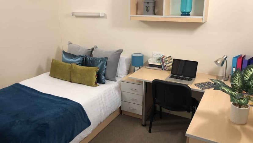 Horton House, Bradford - View 1