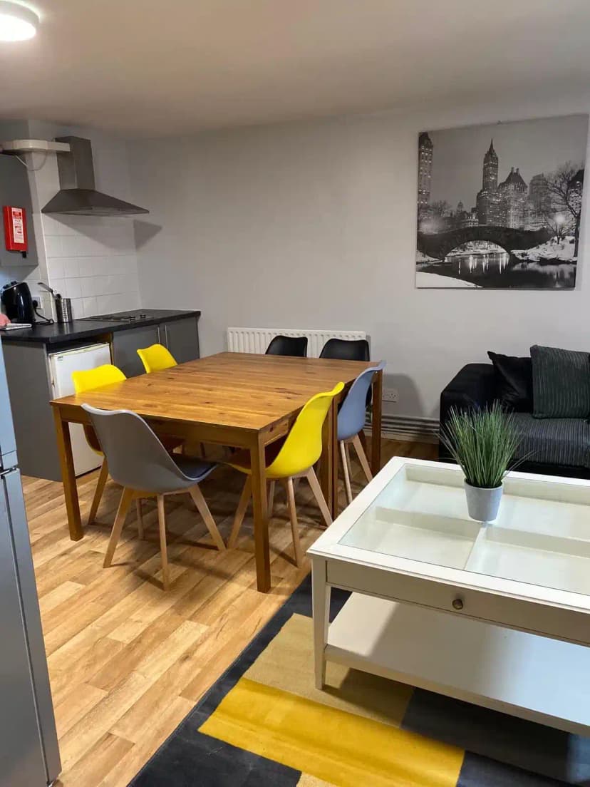 Albert Square, Nottingham - View 2