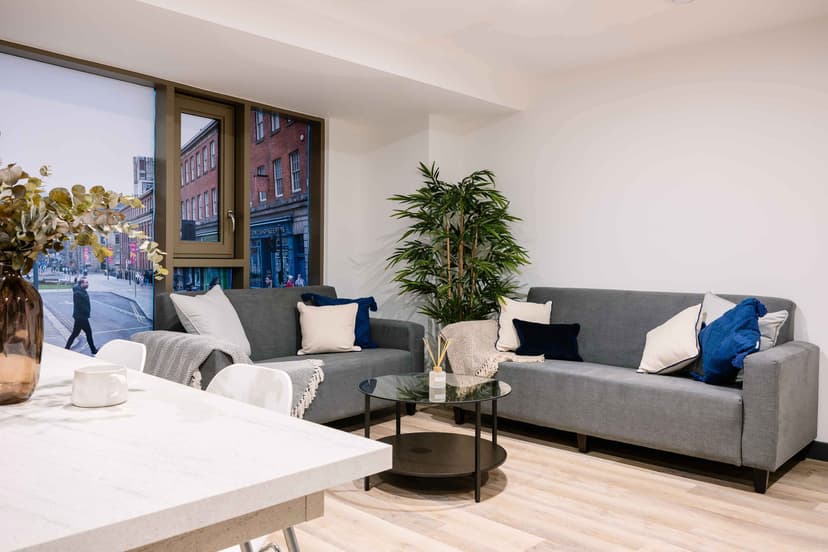 Leonardo, Leeds - View 2