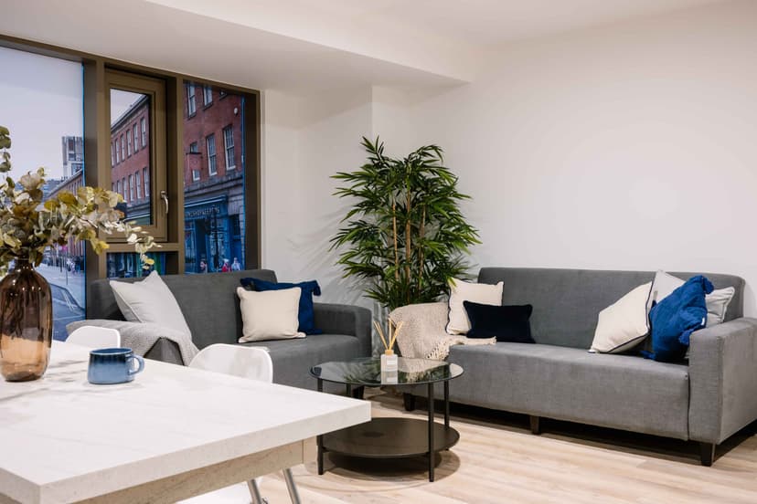 Leonardo, Leeds - View 5