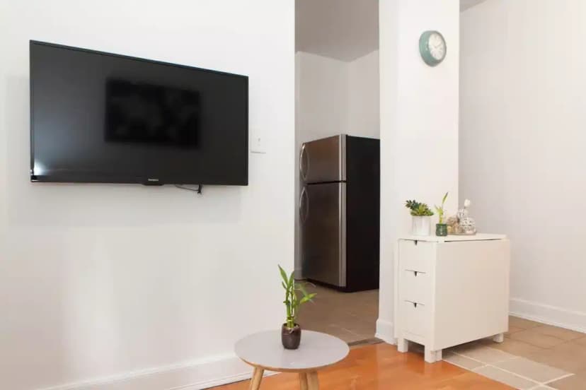 W 136th St, New York - View 5