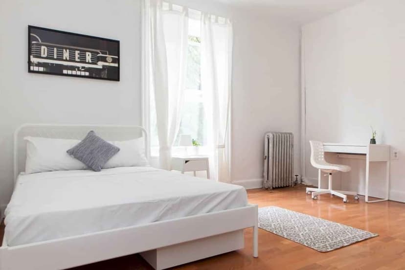 W 136th St, New York - View 1