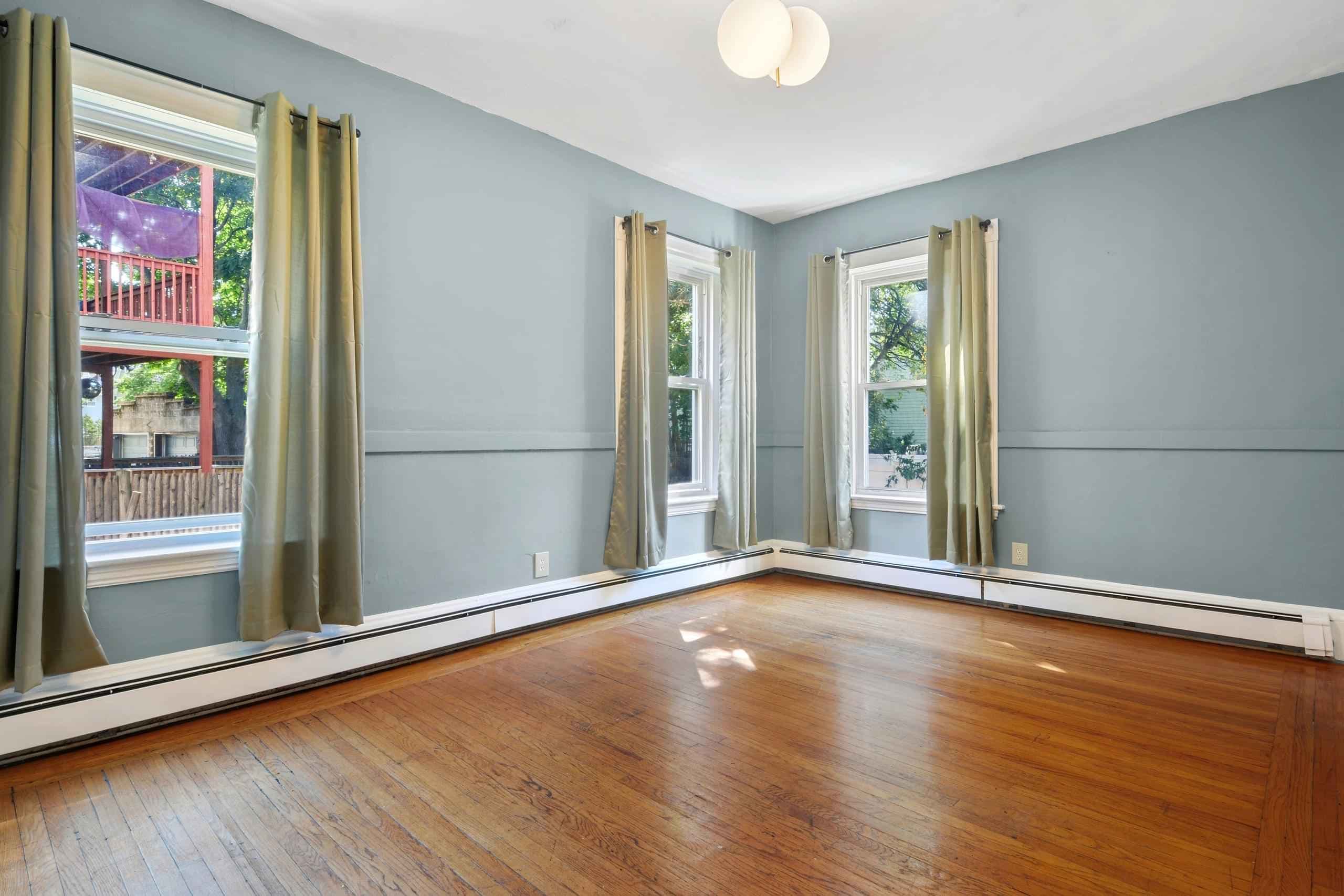 propertiesDetail image 210