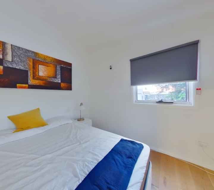 Room in a 12 Bedroom Apartment, 14 Holt, Stanmore, Sydney - 1