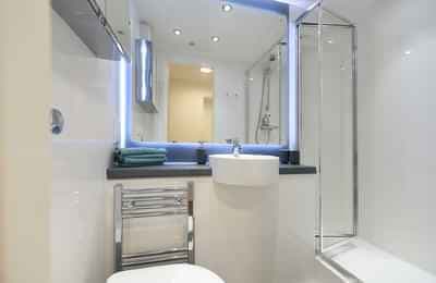 Bronze En-suite - Image 2