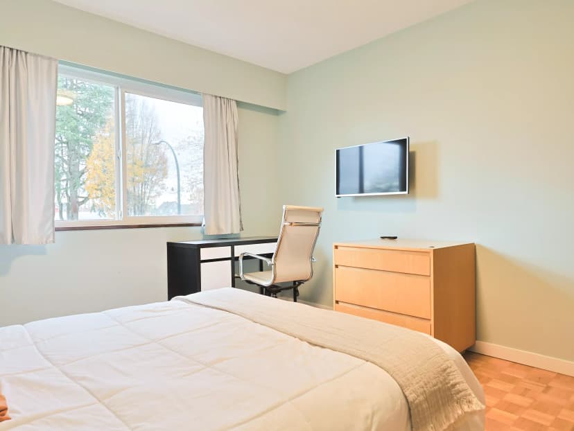 Nagoya Room( 1 Bed 1 Bath ) - Image 3
