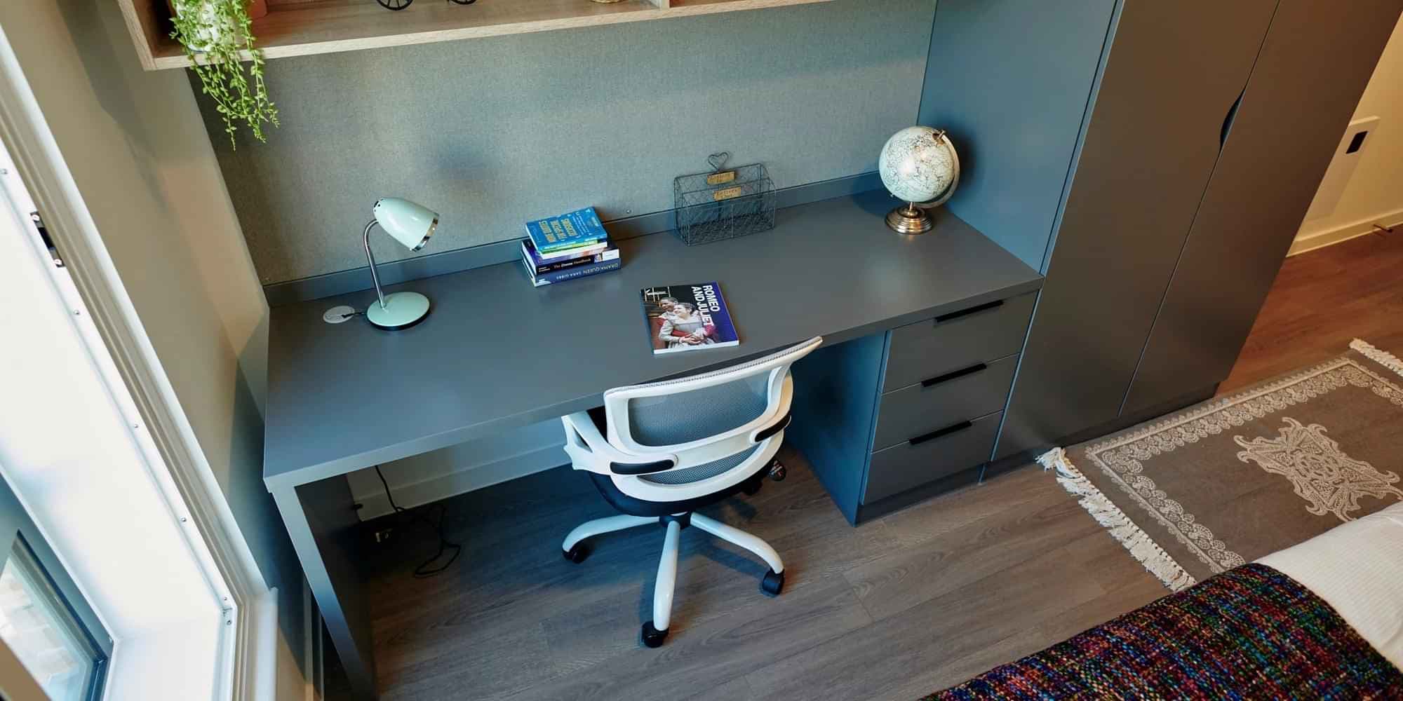 Silver Ensuite Penthouse - Image 2