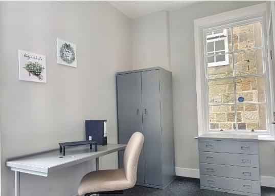 Deluxe Studio - Image 2