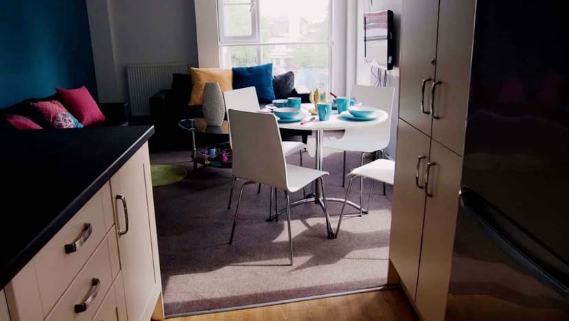 4 Bedroom - Image 2