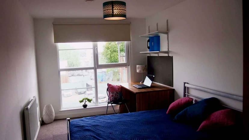 4 Bedroom - Image 5