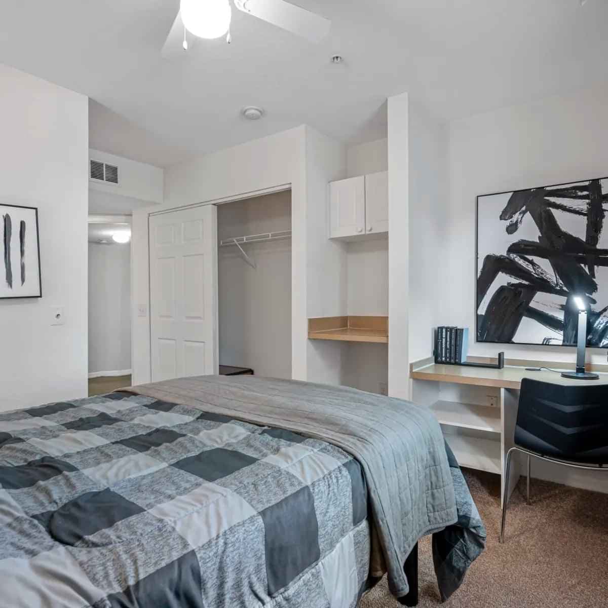 3 Bed 3 Bath - Image 6