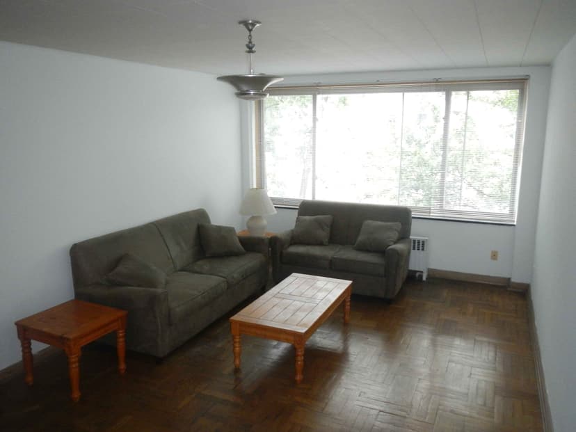 2 Bed 1 Bath - Image 4