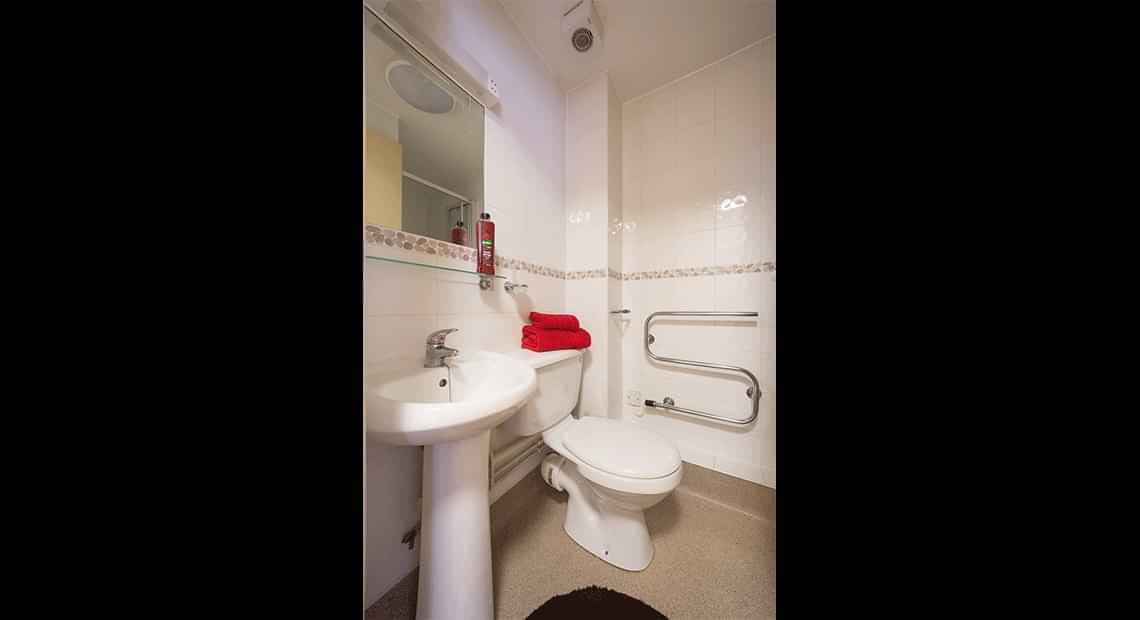 Ultimate Plus Ensuite - Image 5