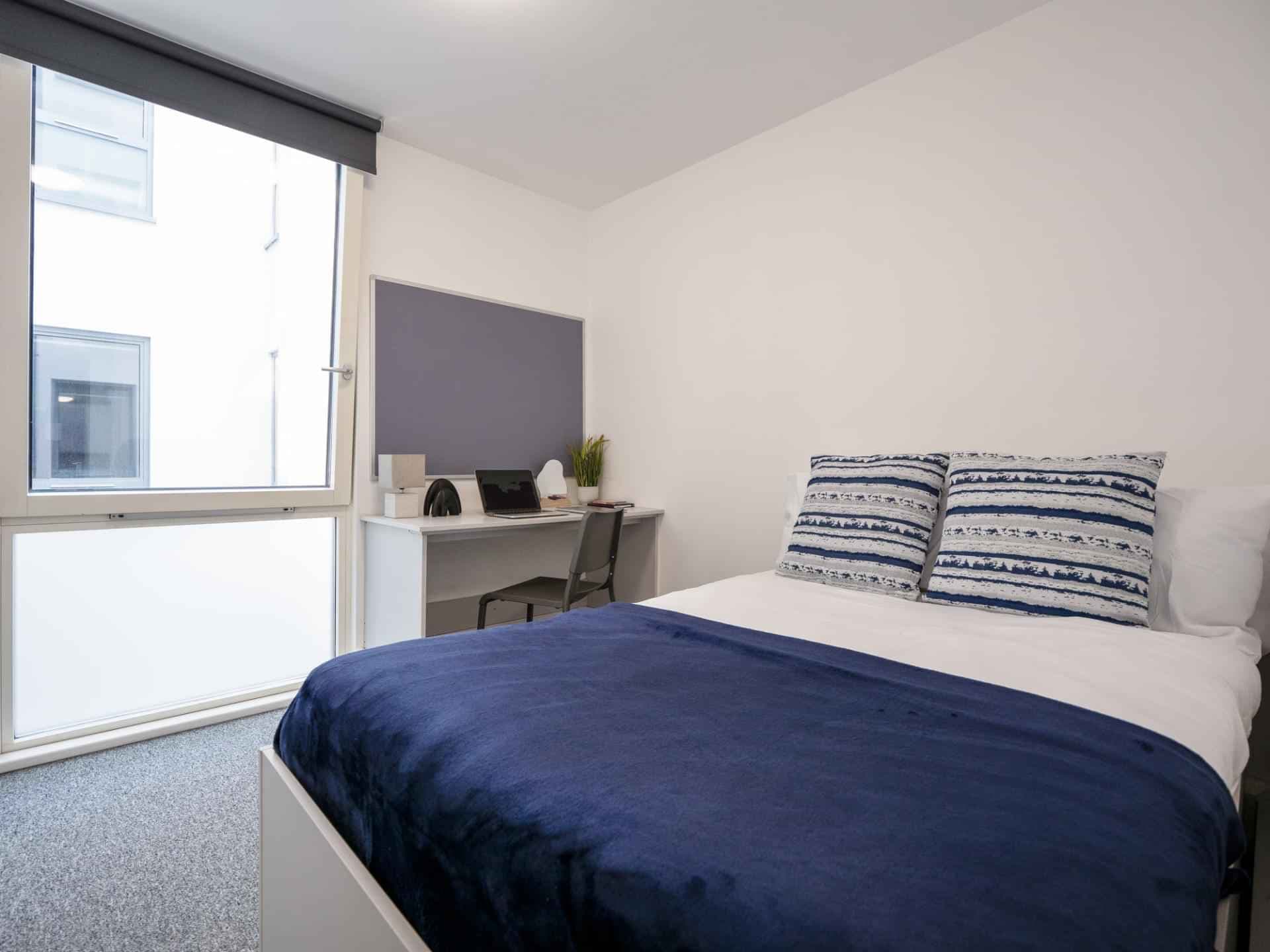 9 Bed Classic Ensuite - Image 3