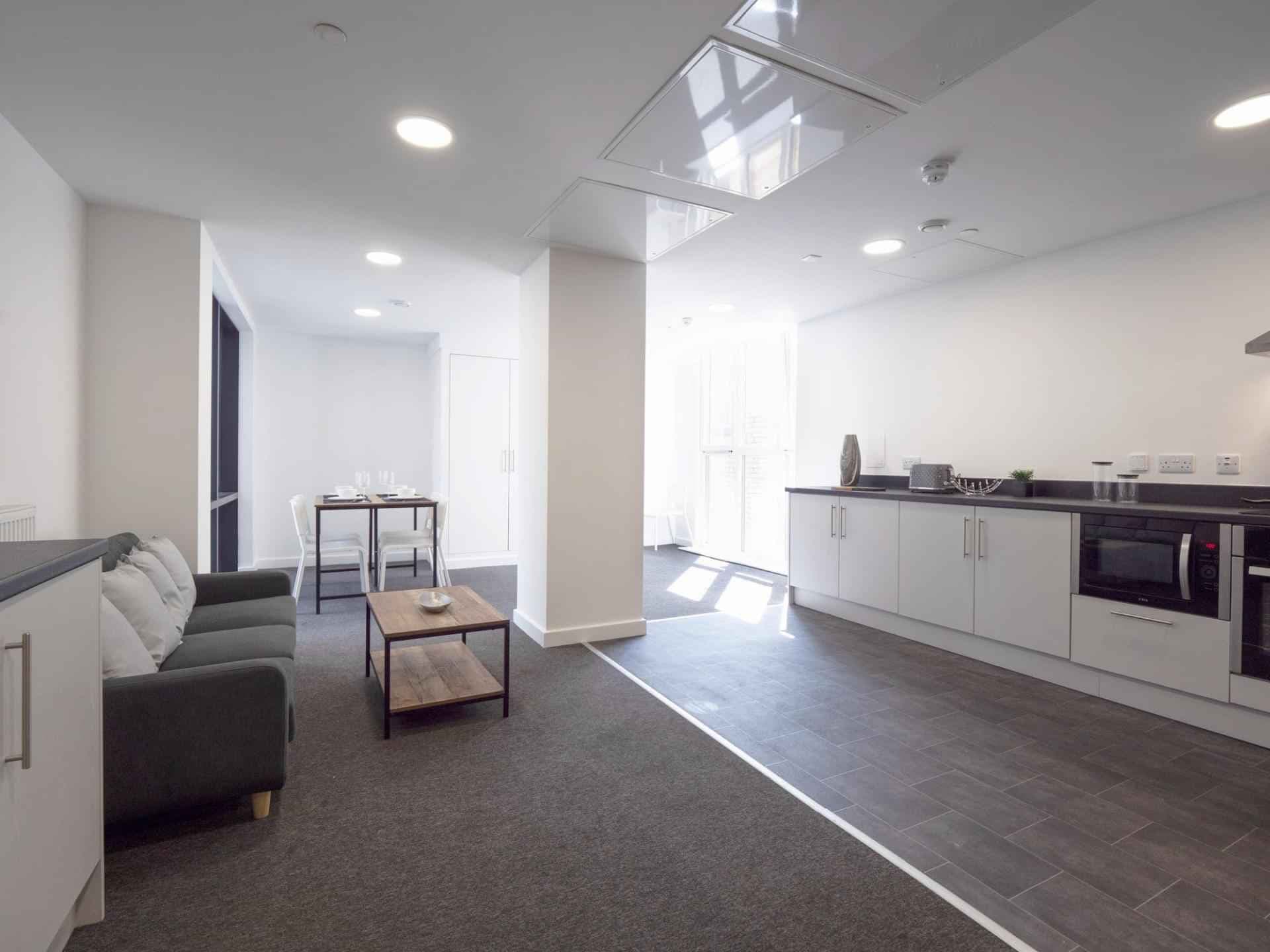 9 Bed Classic Ensuite - Image 4