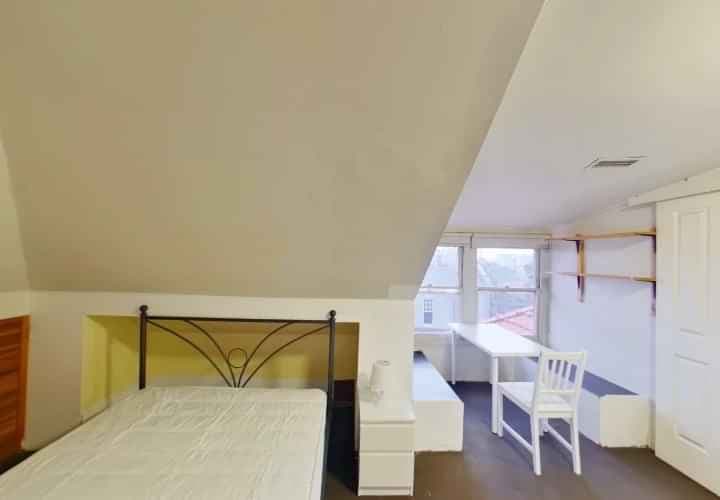 Room 19 (Twin Ensuite) - Image 3