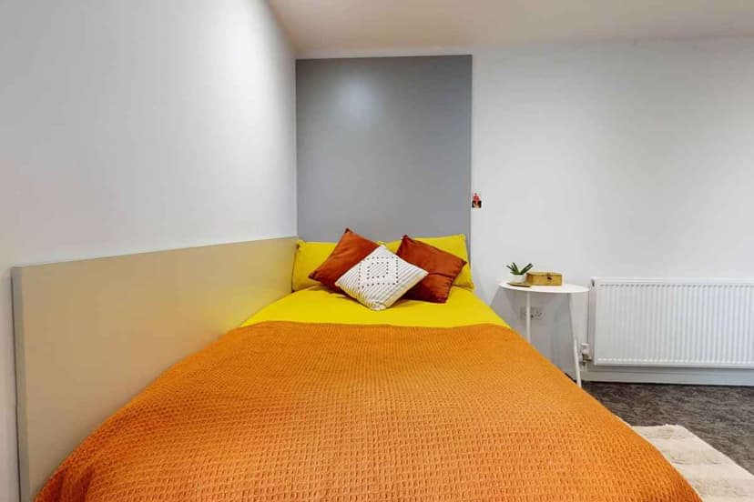 Bronze Ensuite Deluxe  - Image 1
