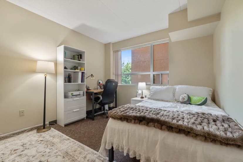 2 Bed 1 Bath - Image 1