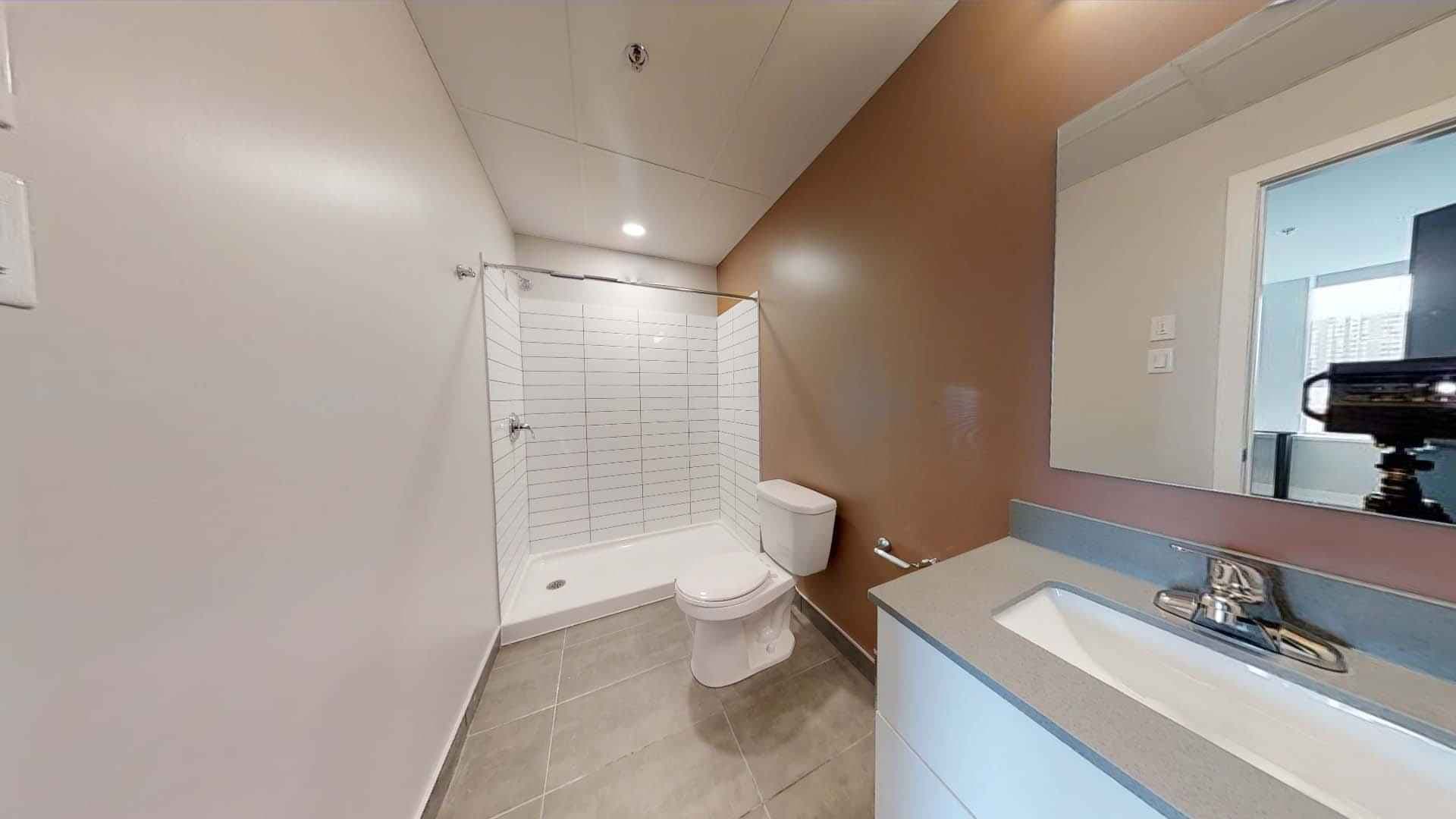 3 Bed Private Bedroom - Image 7