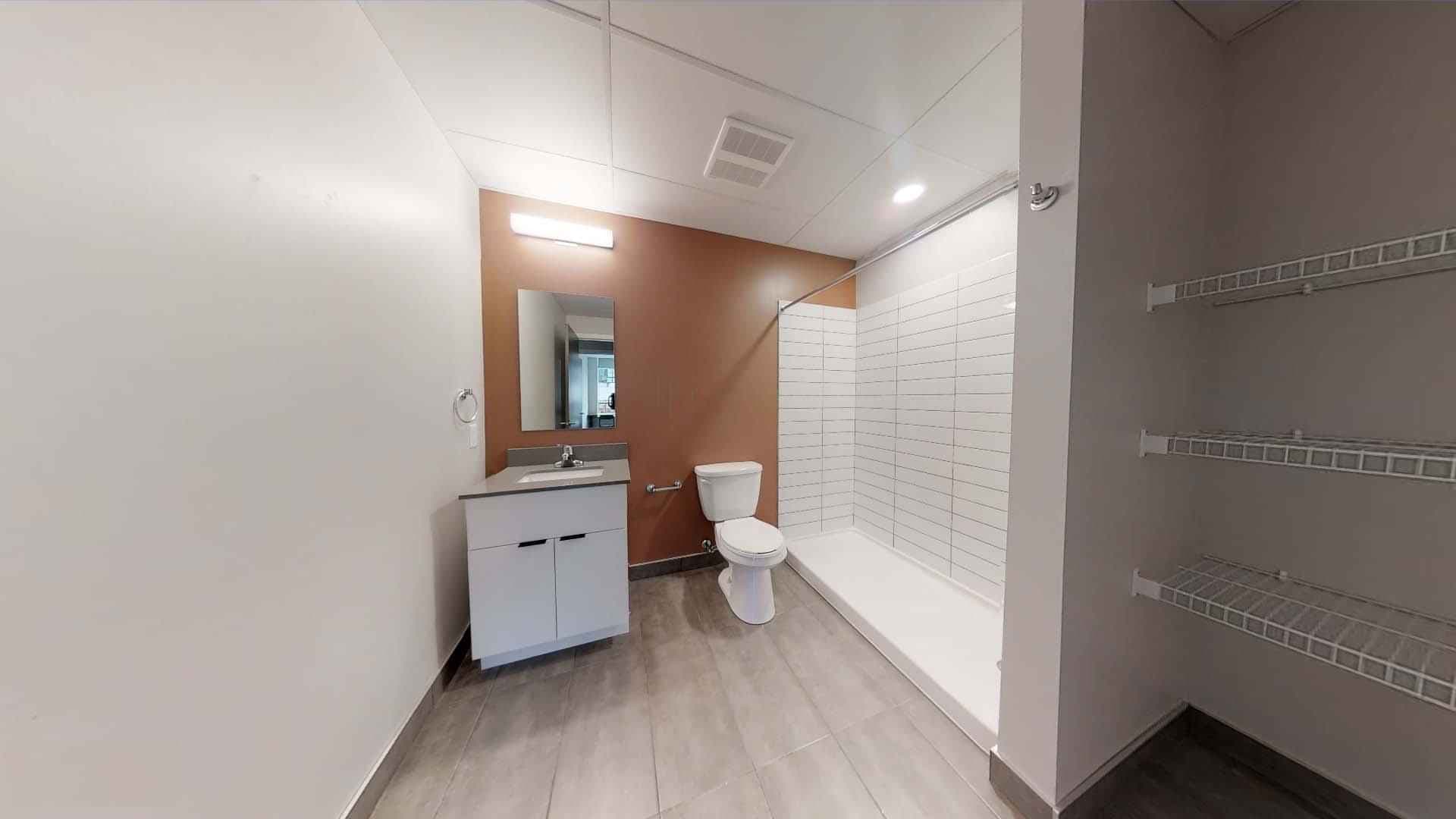 4 Bed Private Bedroom - Image 7