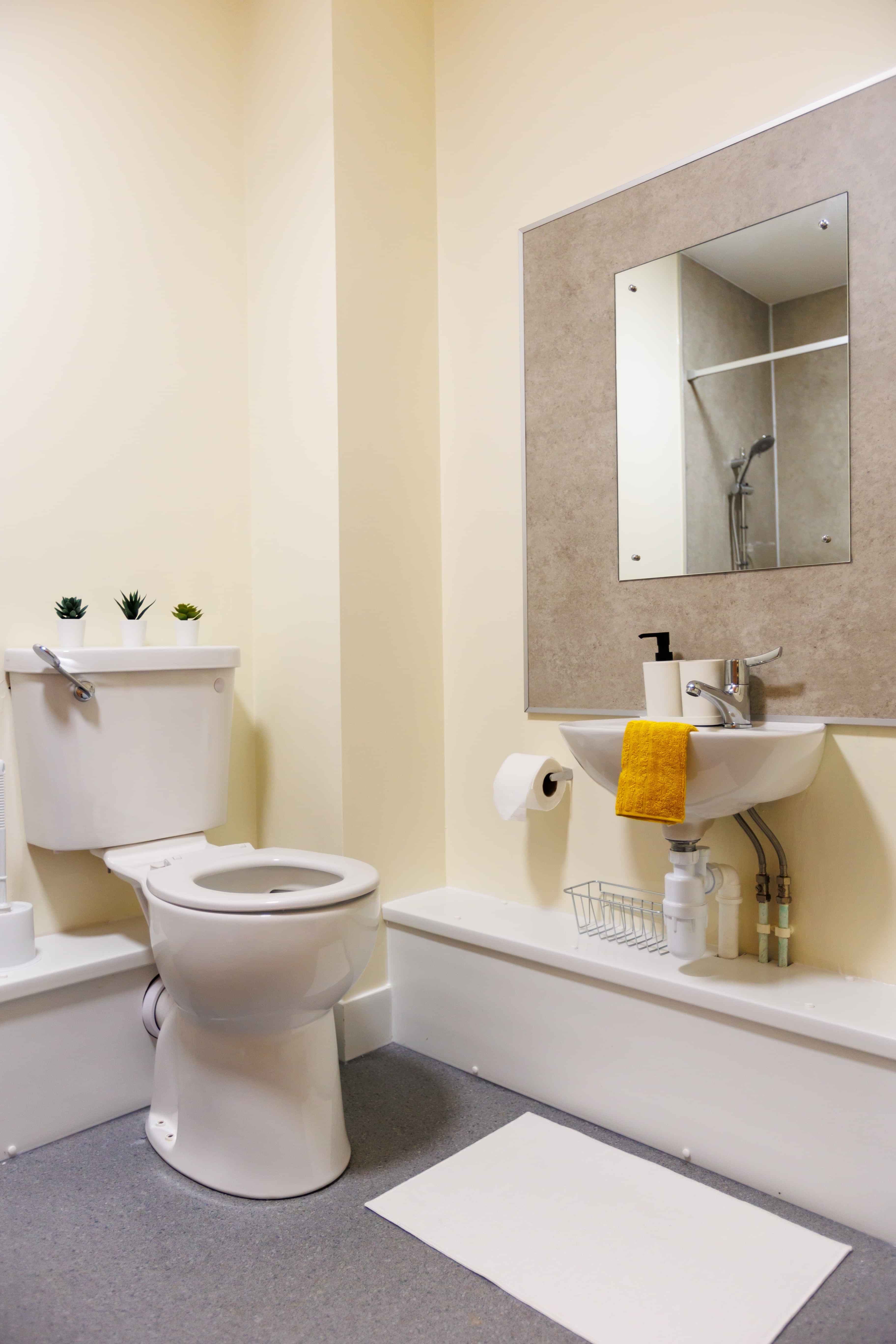 Single En-Suite - Image 7