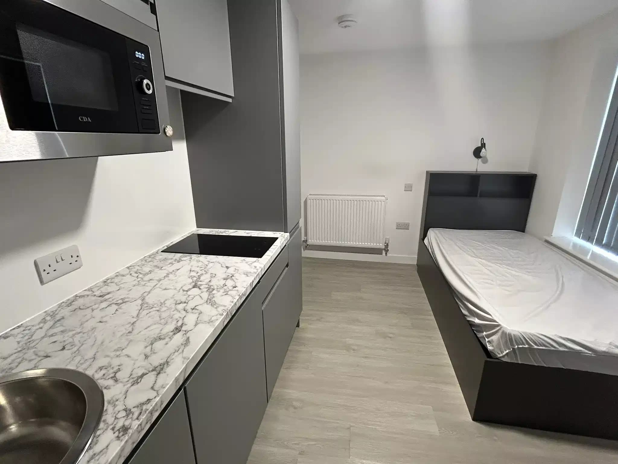 Silver Studio - Image 4