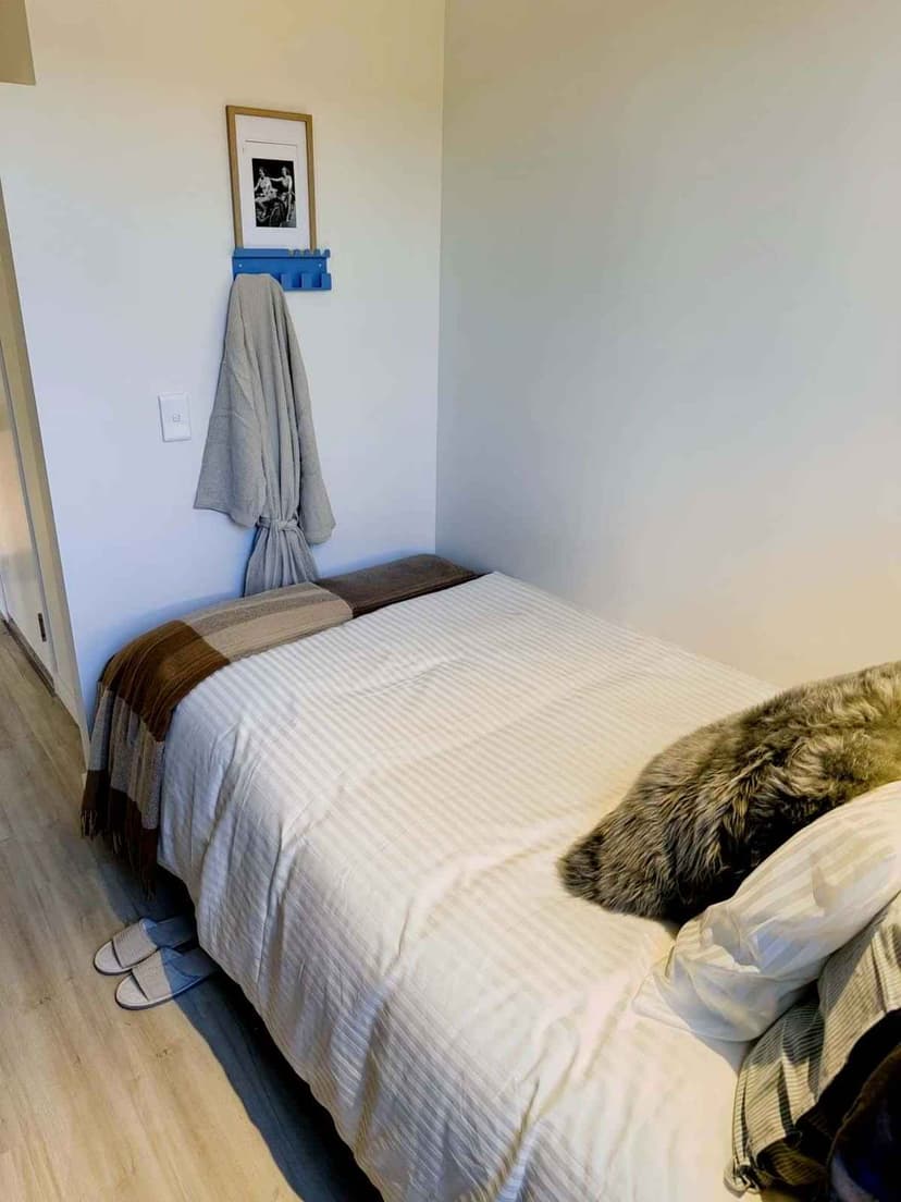 Cosy 2 Bed Apartment - Image 23