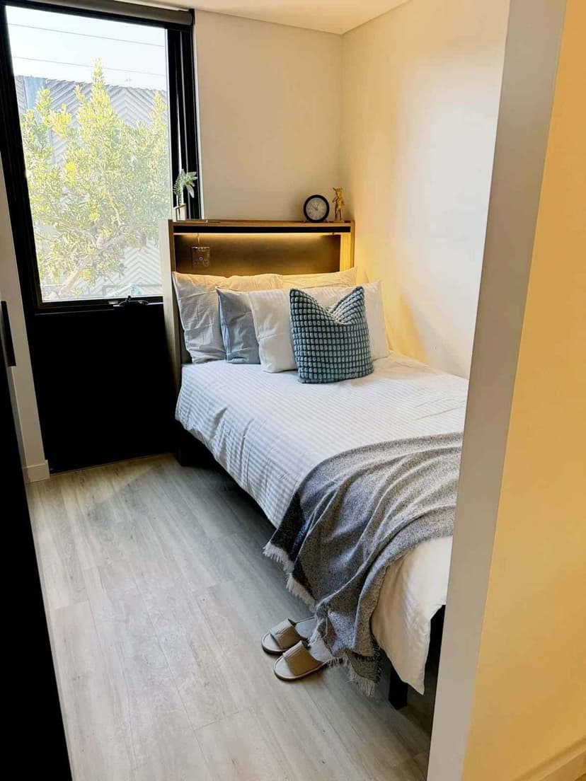 Cosy 2 Bed Apartment - Image 20