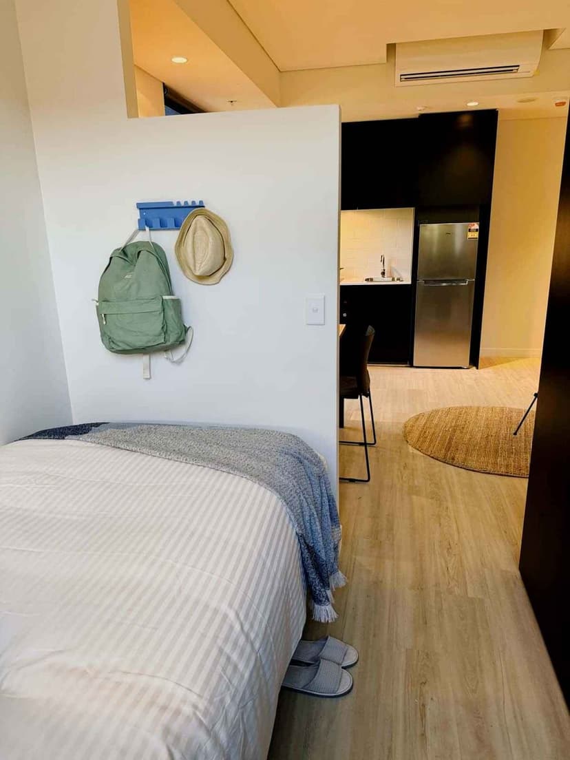 Cosy 2 Bed Apartment - Image 16
